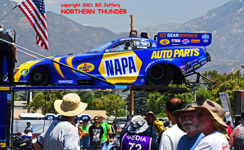 FC - Ron Capps unloading